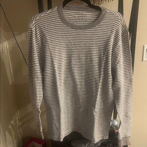 GAP Men's Gray and White Striped Long Sleeve Tee